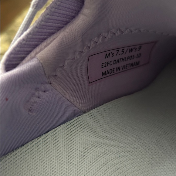 Kizik Women's Light Purple Sneakers - Picture 5 of 6